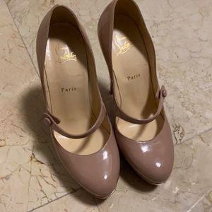 Louboutin shoes nude in very good condition!